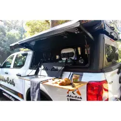 Tablette pliante pour compartiment latéral hard-top Alu-Cab